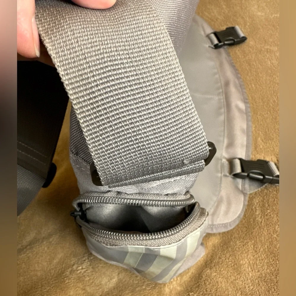 Adidas Laptop Messenger Bag Gray Shoulder Strap Padded Briefcase 329761 JDE002